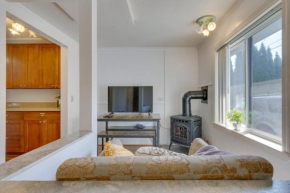 Bright and Airy Seattle Abode Less Than 9 Mi to Space Needle
